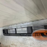 Решетка центральная переднего бампера Lixiang L9