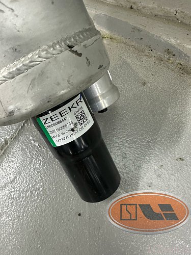 Амортизатор передний правый zeekr 009