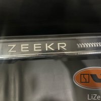Задняя фара центральная zeekr 001 рестайлинг