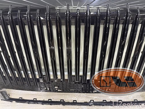 Решетка радиатора Zeekr 9x в наличии